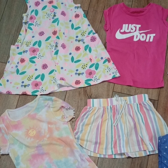 Colorful Kids Clothing Set - Picture 2 of 10
